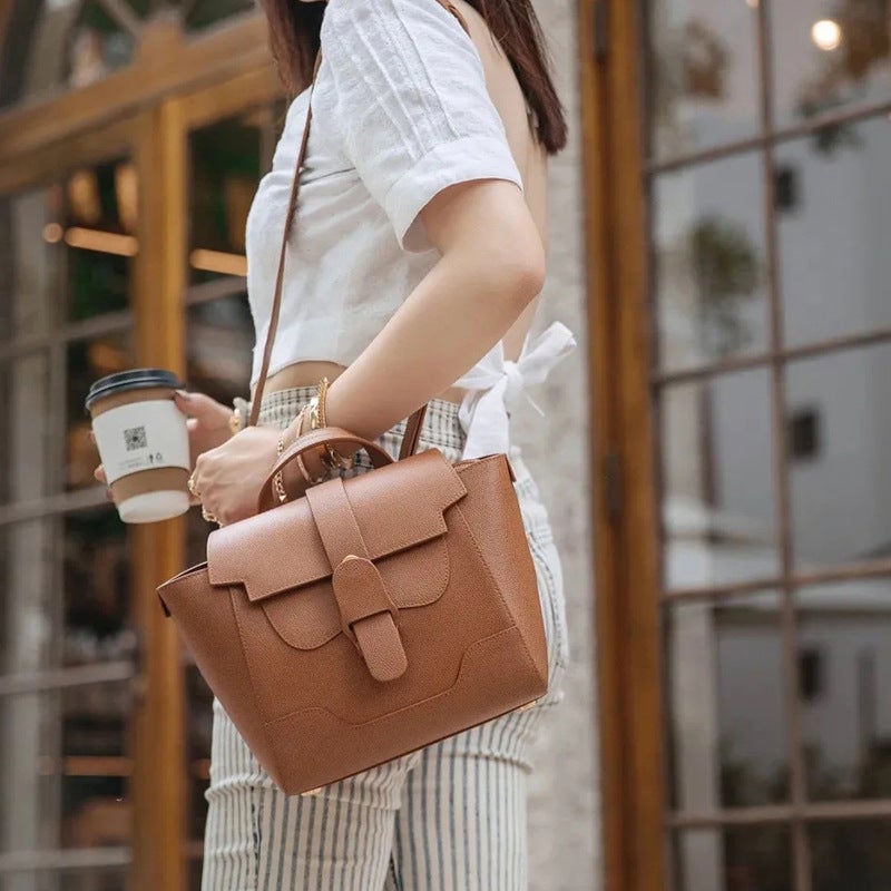 Ouyang Nana Same Style Commuting Bag Niche Design Hand-Held Crossbody Shoulder Multifunctional Women'S Bag - Image 4