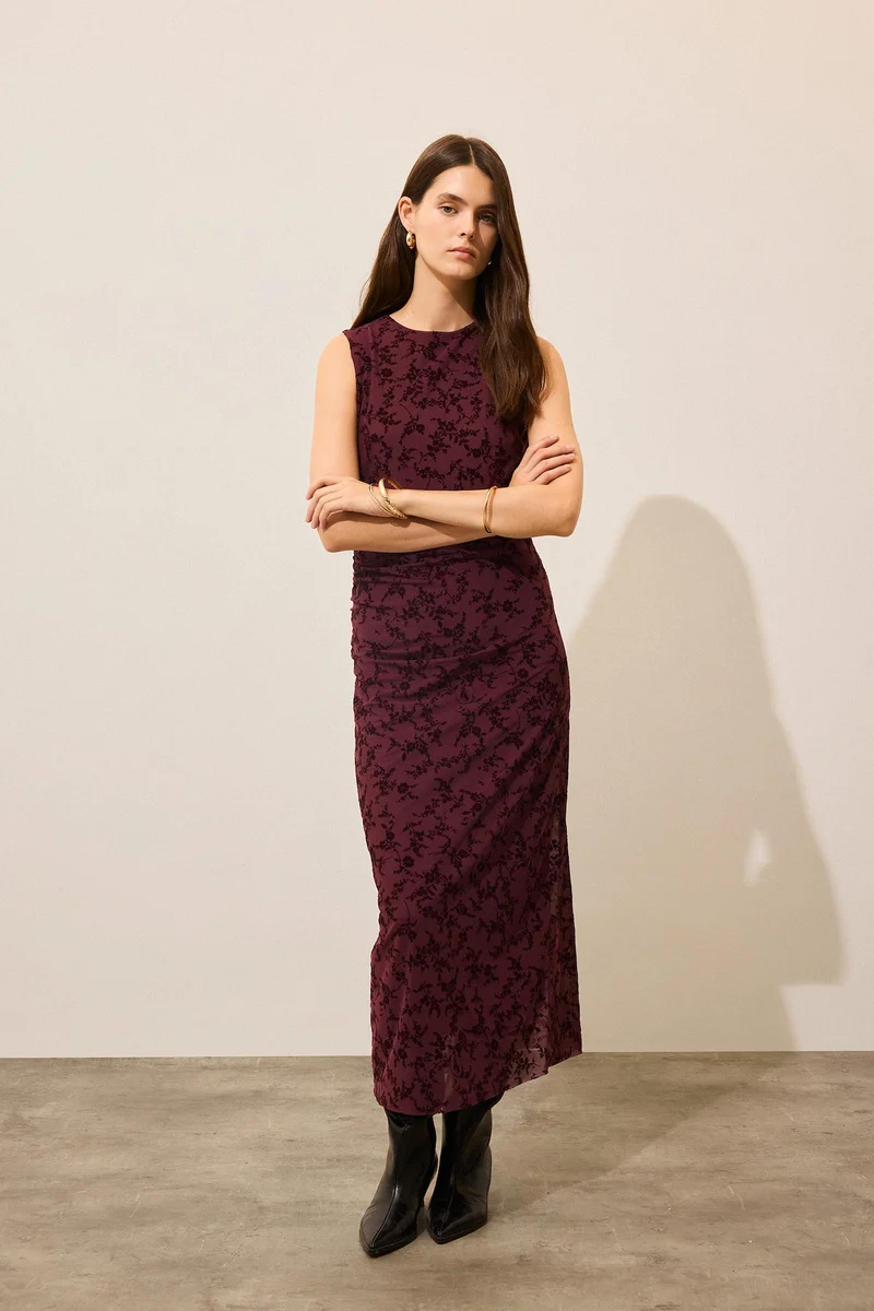 ديفاكتو Floral Tulle Midi Dress with Crew Neck and Sleeveless Design