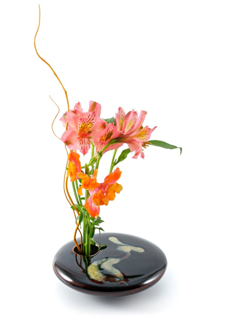 Georgetown Pottery Round Ikebana Flower Vase Black Wave