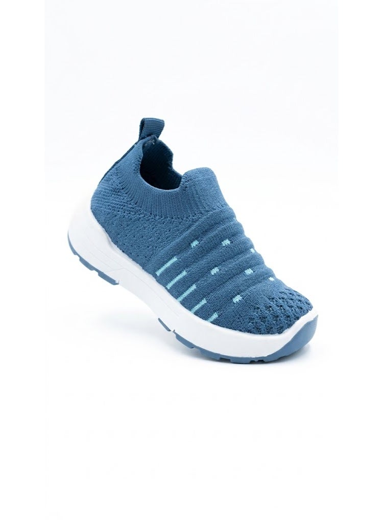 حذاء رياضي خفيف للأطفال بدون رباط – حذاء سنيكرز مريح بتهوية جيدة ونعل مرن – أزرق - Image 1