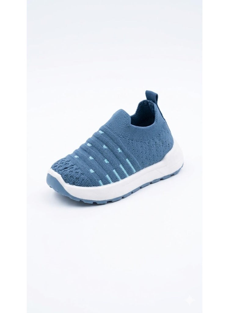 حذاء رياضي خفيف للأطفال بدون رباط – حذاء سنيكرز مريح بتهوية جيدة ونعل مرن – أزرق - Image 3
