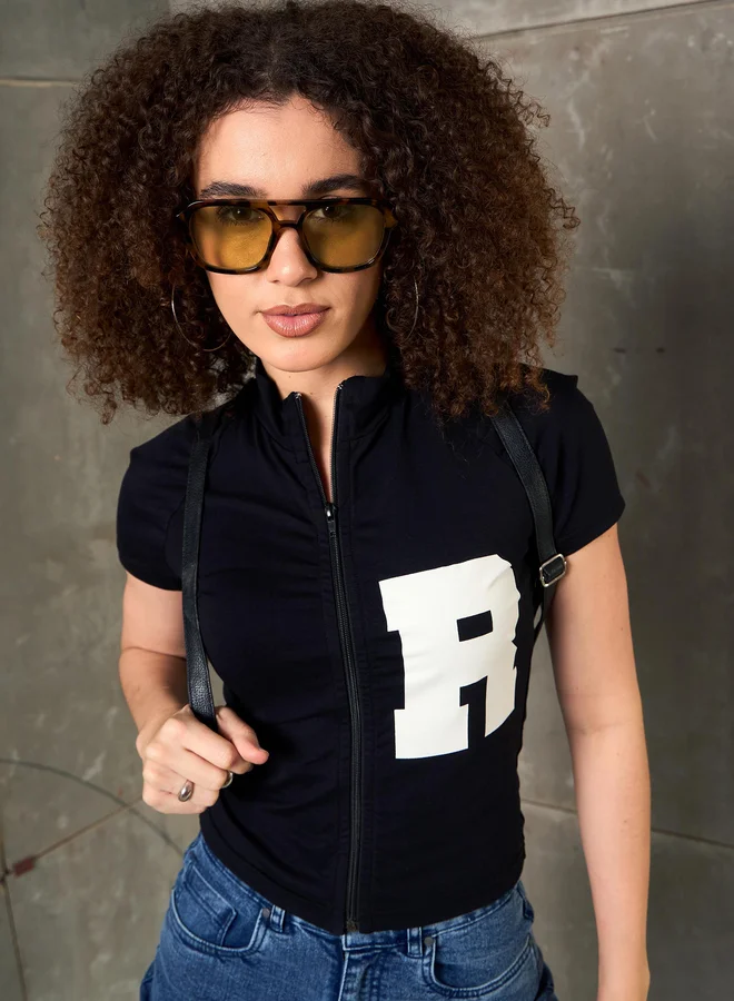 SASSAFRAS Sassafras Black Front Zipper Initial Print Fitted T-Shirt