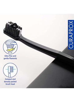 CURAPROX Curaprox Black عبارة عن حزمة ثنائية بيضاء. 2 × فرشاة أسنان تبييض الكربون CS Black - فرشاة أسنان فائقة النعومة للبالغين مع شعيرات من البوليستر والكربون 8&#39;760  - Image 5