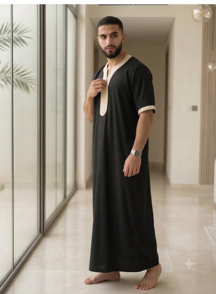 AMYAE Black Emirati Kandura for Men | Traditional Arabic Thobe | UAE Gulf Kandora | Elegant Islamic Men’s Clothing for Eid, Friday Prayer & Special Occasions | Free Size - Image 2