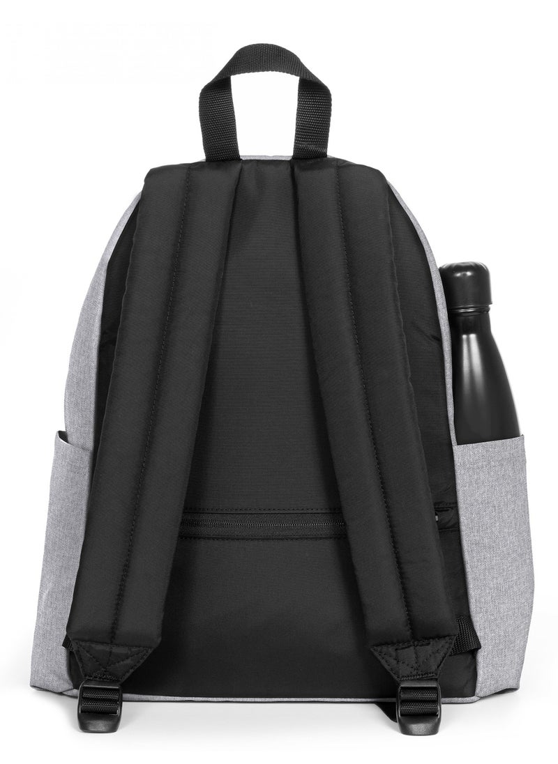 EASTPAK - Eastpak - حقيبة ظهر Day Pak'R متوسطة الحجم - رمادية اللون - Image 1