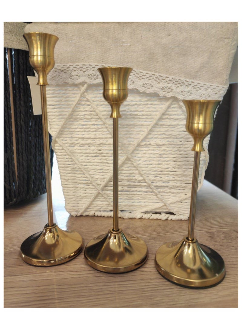 طقم شمعدان 3 قطع بتصميم أنيق – ارتفاعات مختلفة 17/20/23 سم – ديكور راقٍ لإضاءة رومانسية ومظهر فاخر(DR) - Image 1