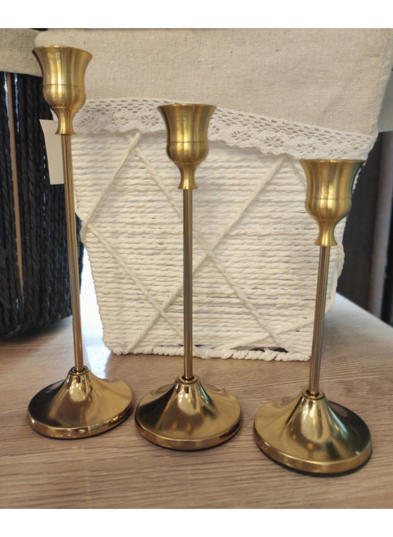 طقم شمعدان 3 قطع بتصميم أنيق – ارتفاعات مختلفة 17/20/23 سم – ديكور راقٍ لإضاءة رومانسية ومظهر فاخر(DR) - Image 3