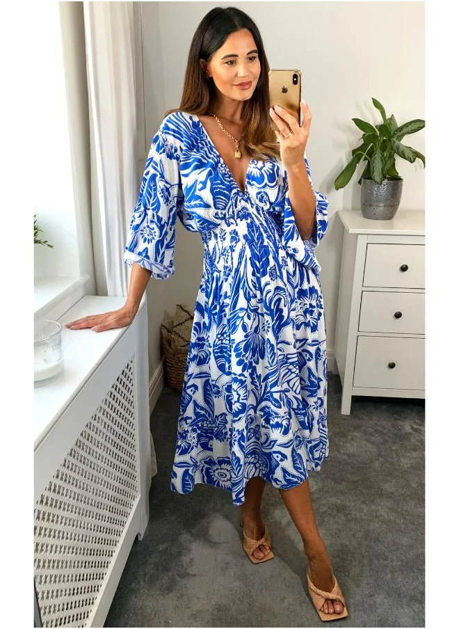 Hoxton Gal Floral Print Midi Dress with V-Neck and Shirred Waist in Blue