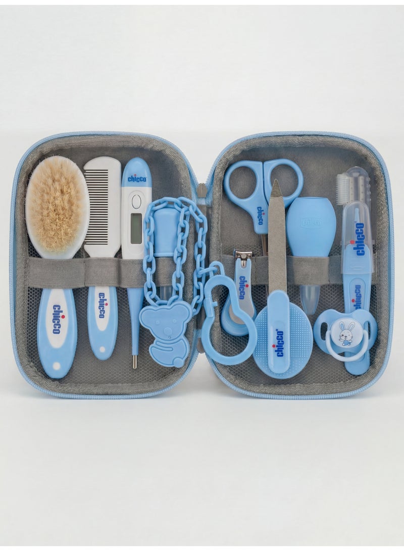 شيكو حقيبة عناية الطفل الكاملة من Chicco – طقم أدوات عناية حديثي الولادة 13 قطعة بعلبة أنيقة ومريحة - Image 3