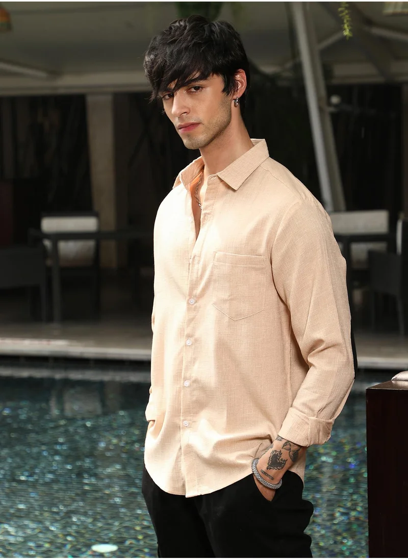 كامبوس سوترا Campus Sutra Men's Ecru Beige Solid Relaxed Shirt For Casual Wear | Spread Collar | Long Sleeve | Button Closure | Shirt Crafted With Comfort Fit For Everyday Wear