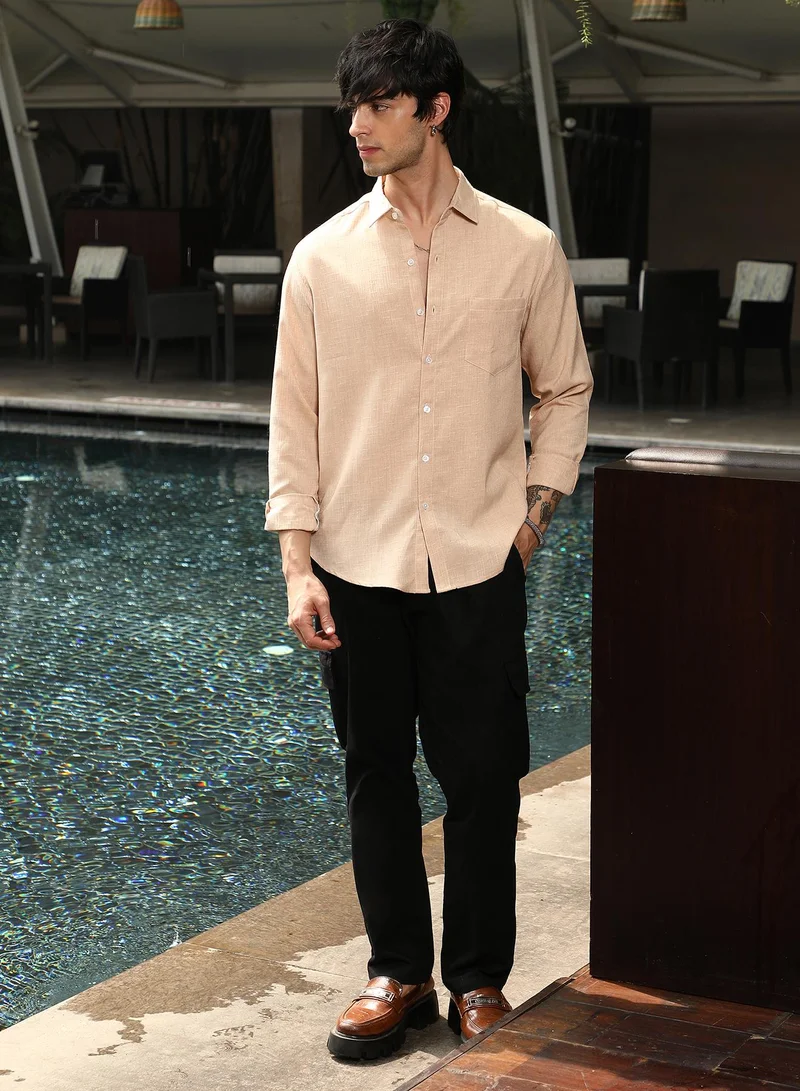Campus Sutra Campus Sutra Men's Ecru Beige Solid Relaxed Shirt For Casual Wear | Spread Collar | Long Sleeve | Button Closure | Shirt Crafted With Comfort Fit For Everyday Wear