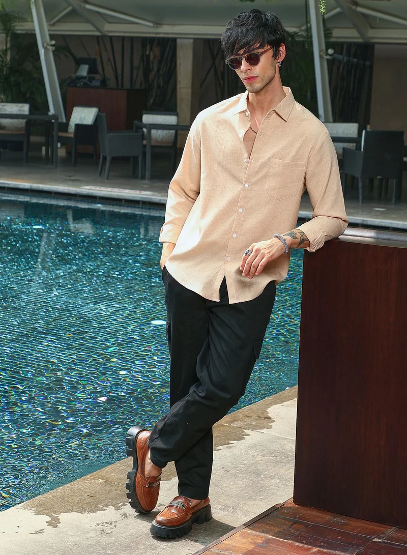 Campus Sutra Campus Sutra Men's Ecru Beige Solid Relaxed Shirt For Casual Wear | Spread Collar | Long Sleeve | Button Closure | Shirt Crafted With Comfort Fit For Everyday Wear