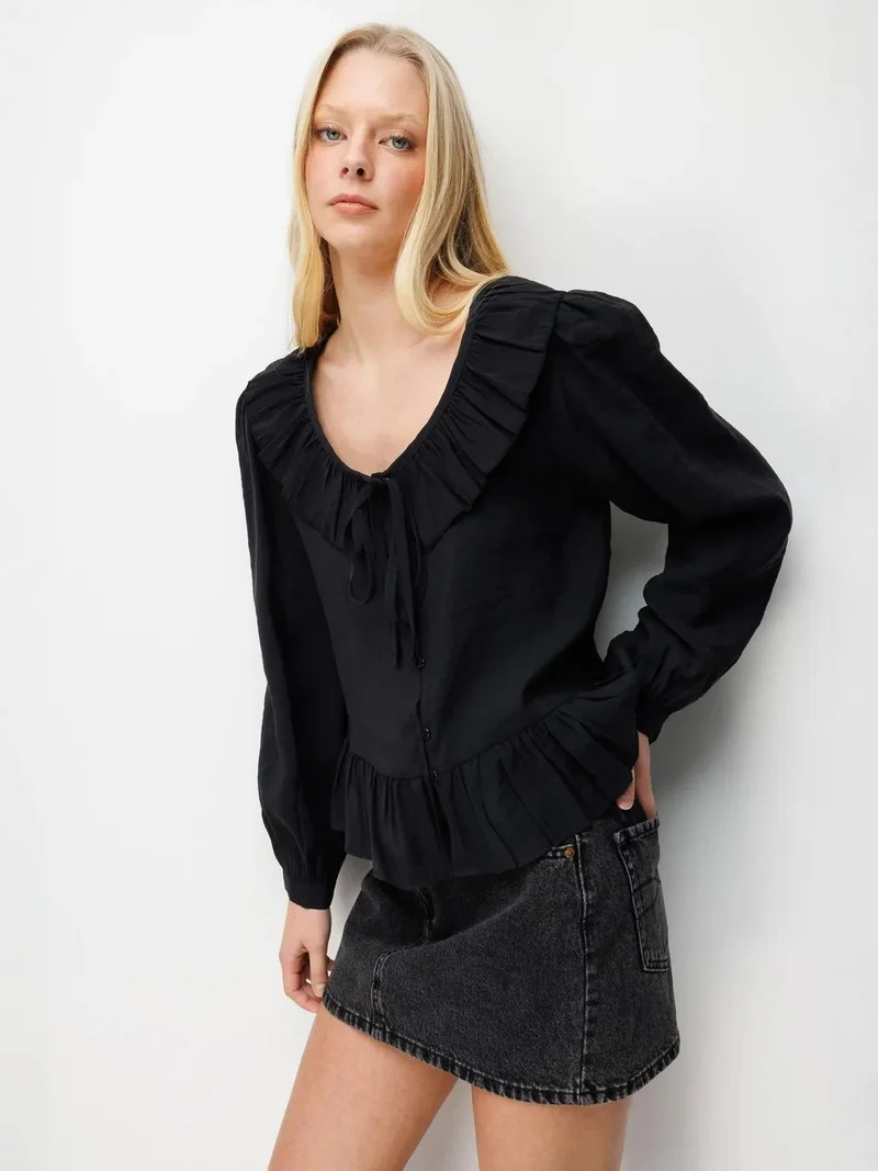 MixRay MIXRAY Frilly V-Neck Blouse with Button Closure