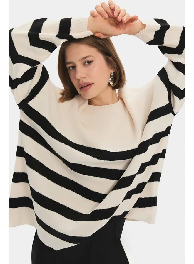 JUNE June Striped Loose Fit Knitwear Sweater Black - White