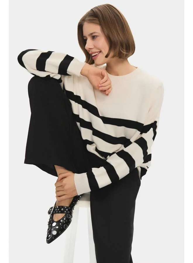 JUNE June Striped Loose Fit Knitwear Sweater Black - White