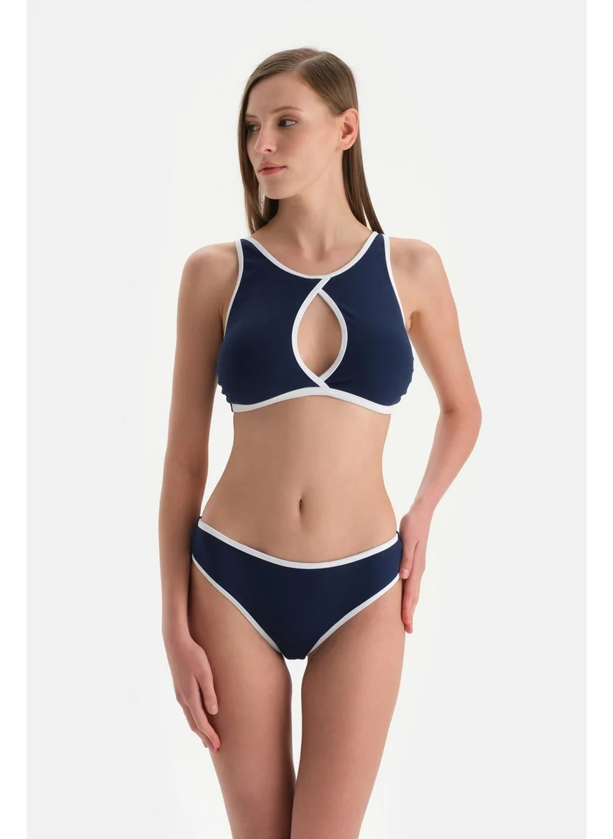 داجي Navy Blue Halter Neck Bikini Top