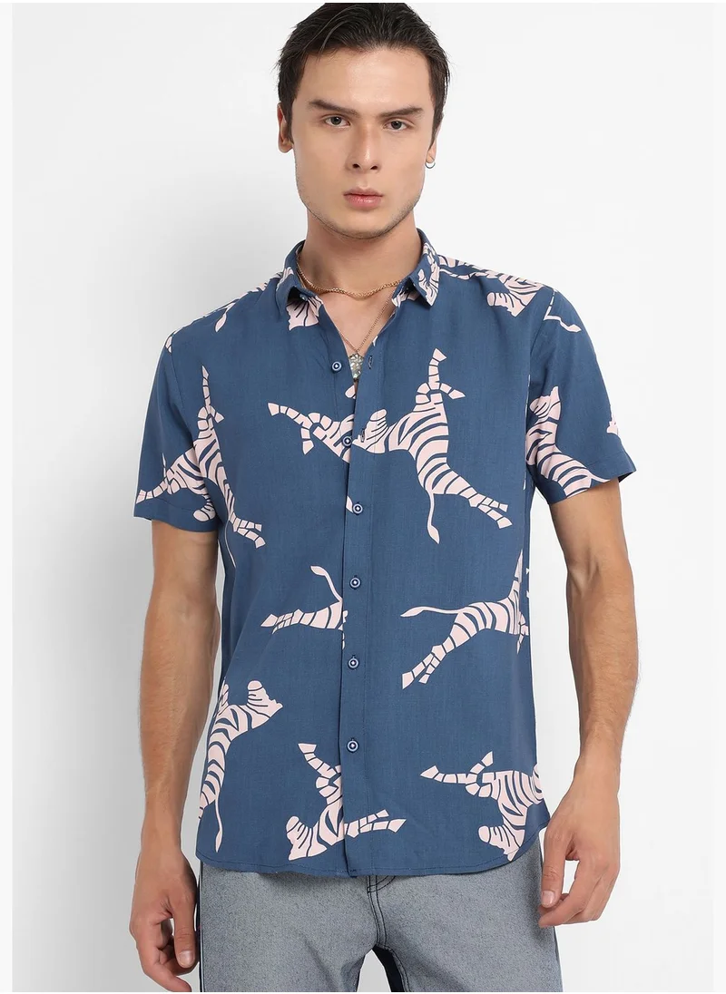 Campus Sutra Printed Spread Collar Short Sleeve Shirt