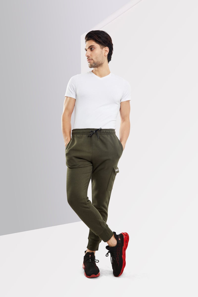 DKNY Sport سروال رياضي للرجال، مناسب للتدريب، زيتوني - Image 3