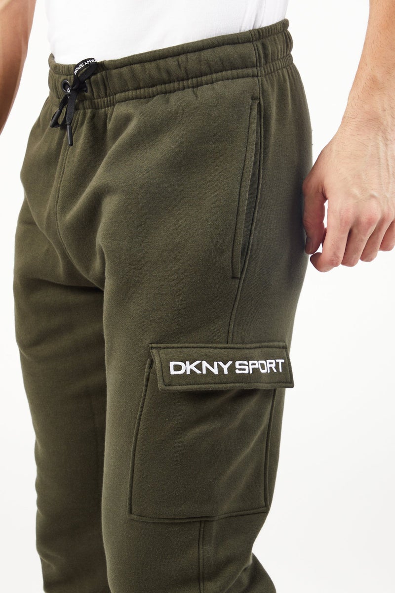 DKNY Sport سروال رياضي للرجال، مناسب للتدريب، زيتوني - Image 2
