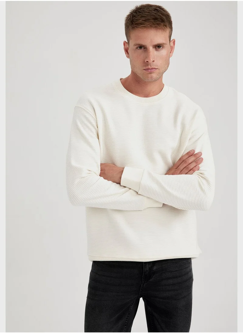 DeFacto Essential Sweatshirt