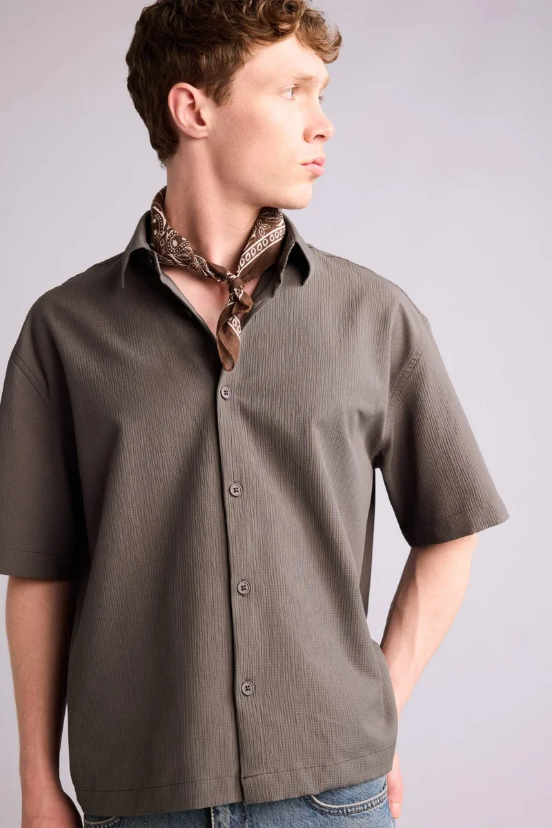 ديفاكتو Boxy Fit Shirt Collar Crinkle Short Sleeve Shirt