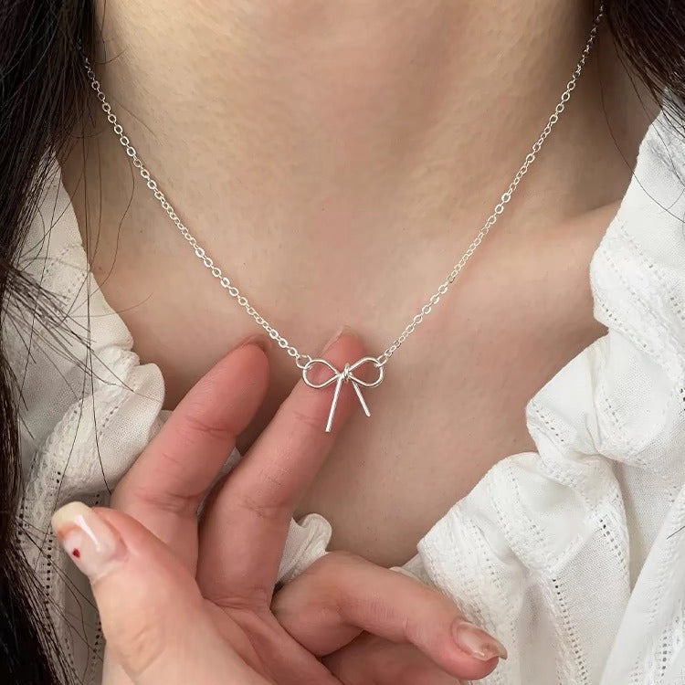 Korean Style Titanium Steel Butterfly Pendant Necklace for Women, Minimalist Design, Light Luxury Collarbone Chain, Versatile Daily Accessory