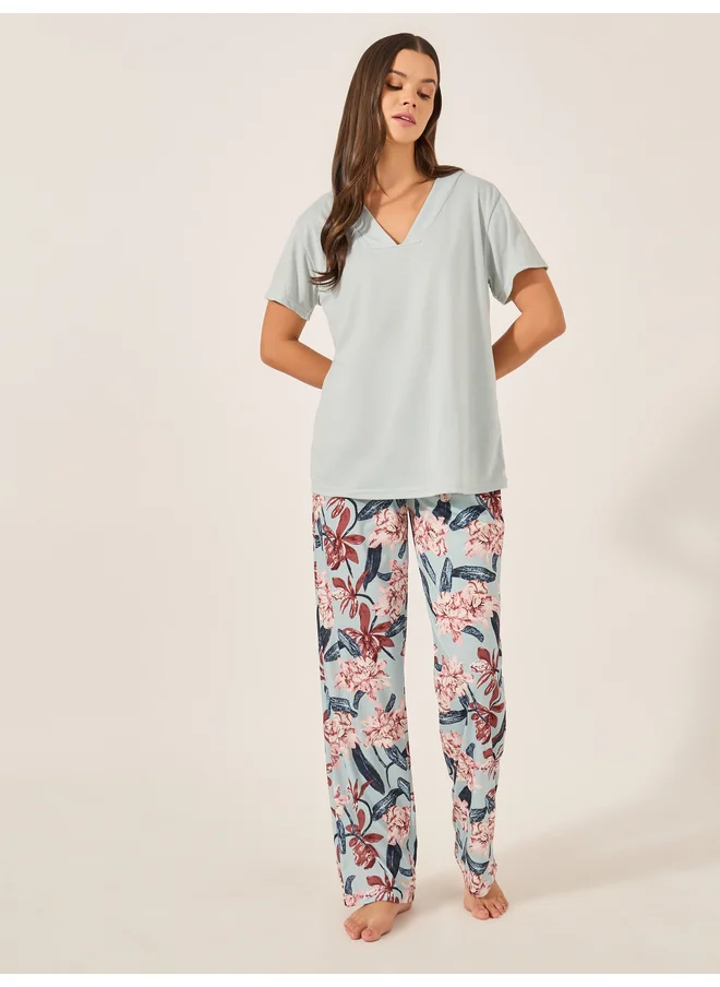 Styli Styli Unwind V-Neck Tee & Floral Pajama Set