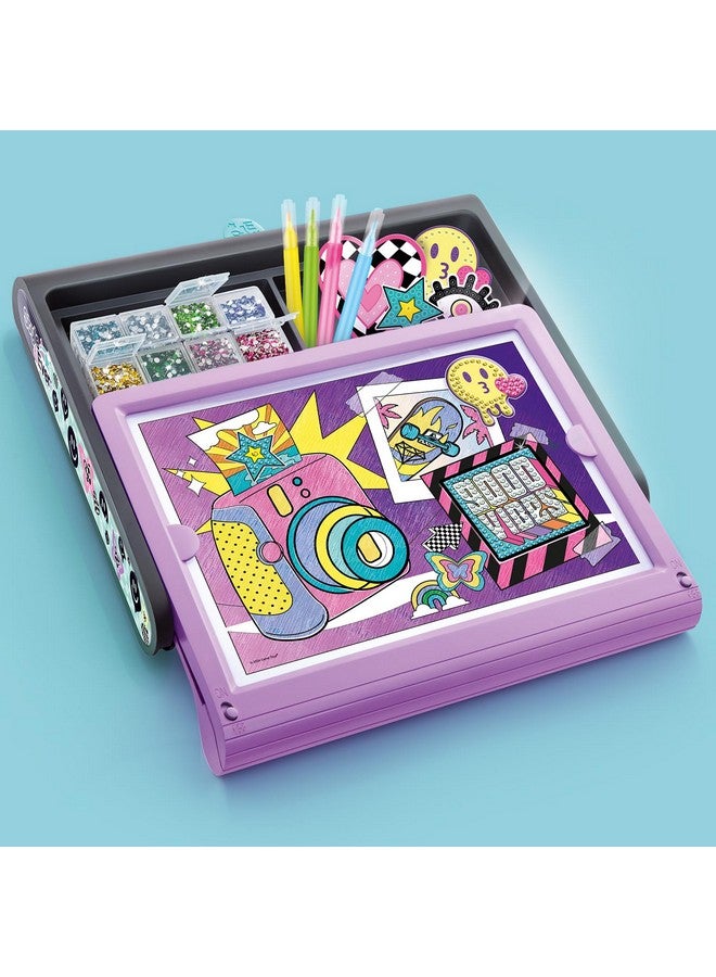 Canal Toys استوديو فن الماس من قناة تويز ستايل 4 إيفر. حقيبة LED 3 في 1 مع لوحة مضيئة. أنشئ رسومات، ملصقات ماس، وملصقات ماس. - Image 2