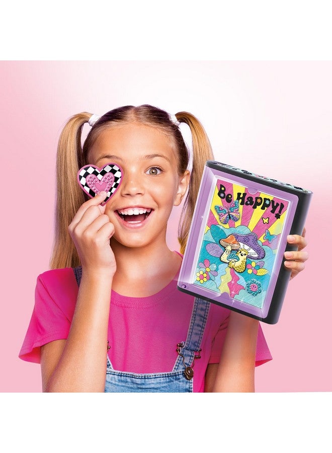 Canal Toys استوديو فن الماس من قناة تويز ستايل 4 إيفر. حقيبة LED 3 في 1 مع لوحة مضيئة. أنشئ رسومات، ملصقات ماس، وملصقات ماس. - Image 4