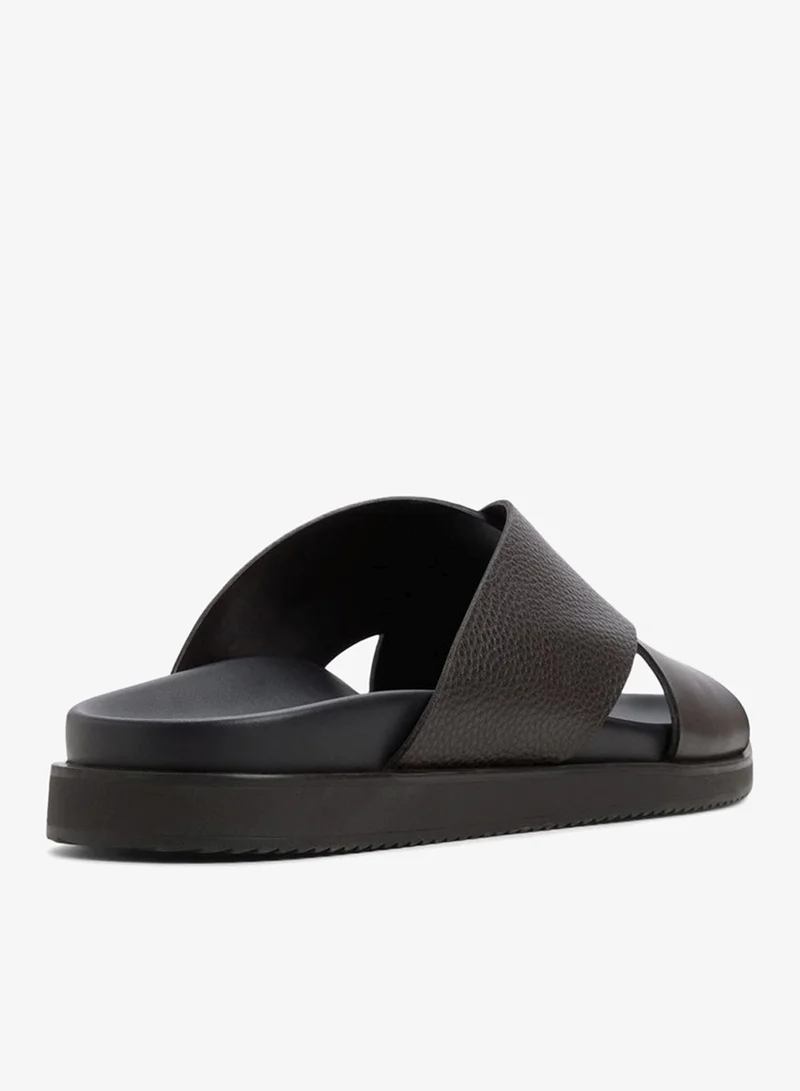 الدو صنادل دارلي بأشرطة متقاطعة