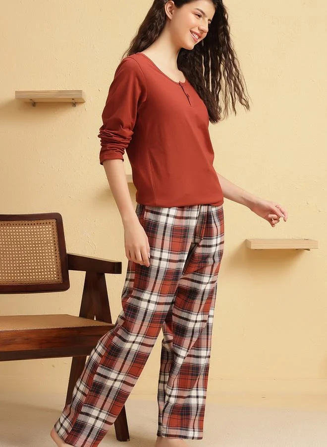 Clovia Solid Top and Plaid Checkered Pyjama Set