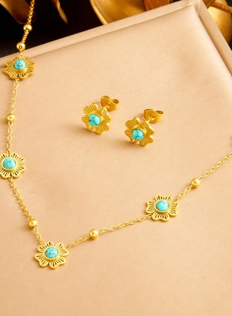 جوليري بالاس طقم اكسسوارات قلادة وحلق نسائي من الاستانلس ستيل المطلي باللون الذهبي - Image 1