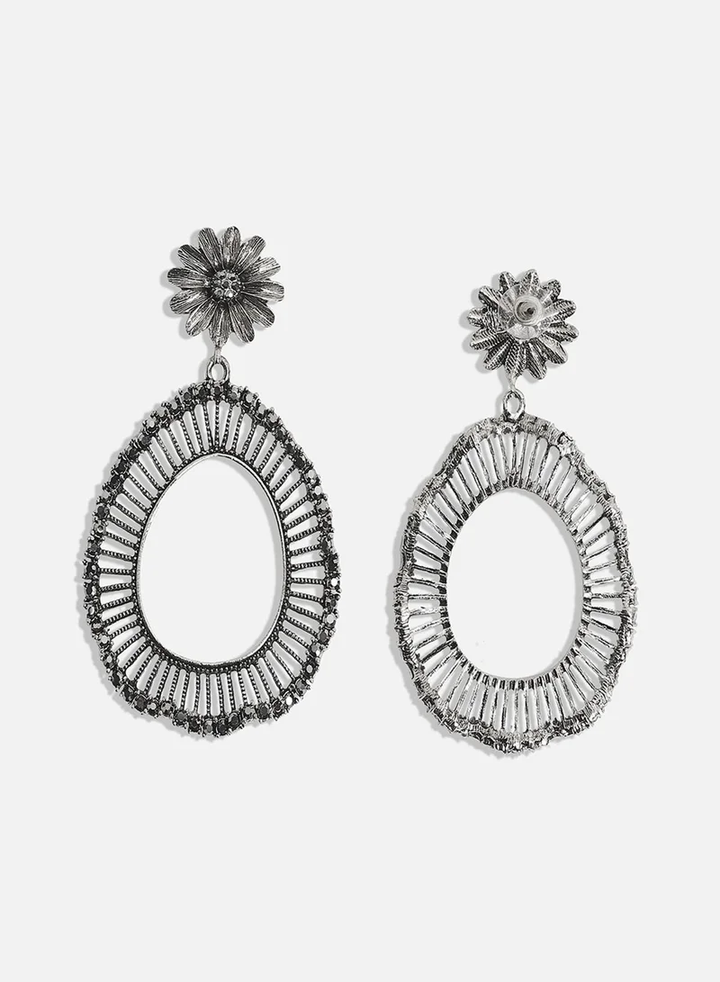 SOHI Daisy Oval Swirl Artificial Drop Earring Jewellery