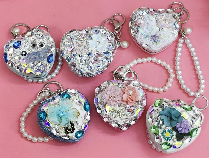 Tera13 TERA 13 Heart Shape Mirror Keyring 1 Pcs Mini Crystal Mirror Compact Portable Ideal for Travel Personal Grooming 28L x 3W inches - Image 4