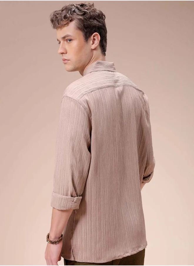 شركة المرآب الهندية Men Relaxed Fit Textured Solid Full Sleeves Cuban Collar Resort Wear Shirt