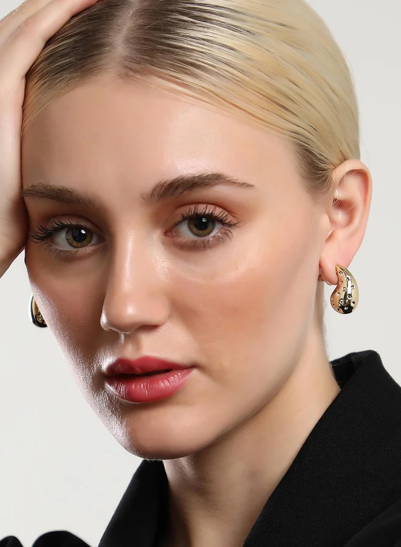 Sohi Teardrop Shaped Artificial Stud Earring Jewellery