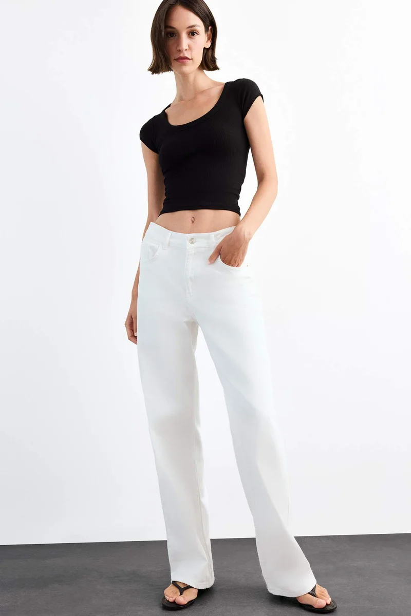 ديفاكتو Crew Neck Short Sleeve T-Shirt