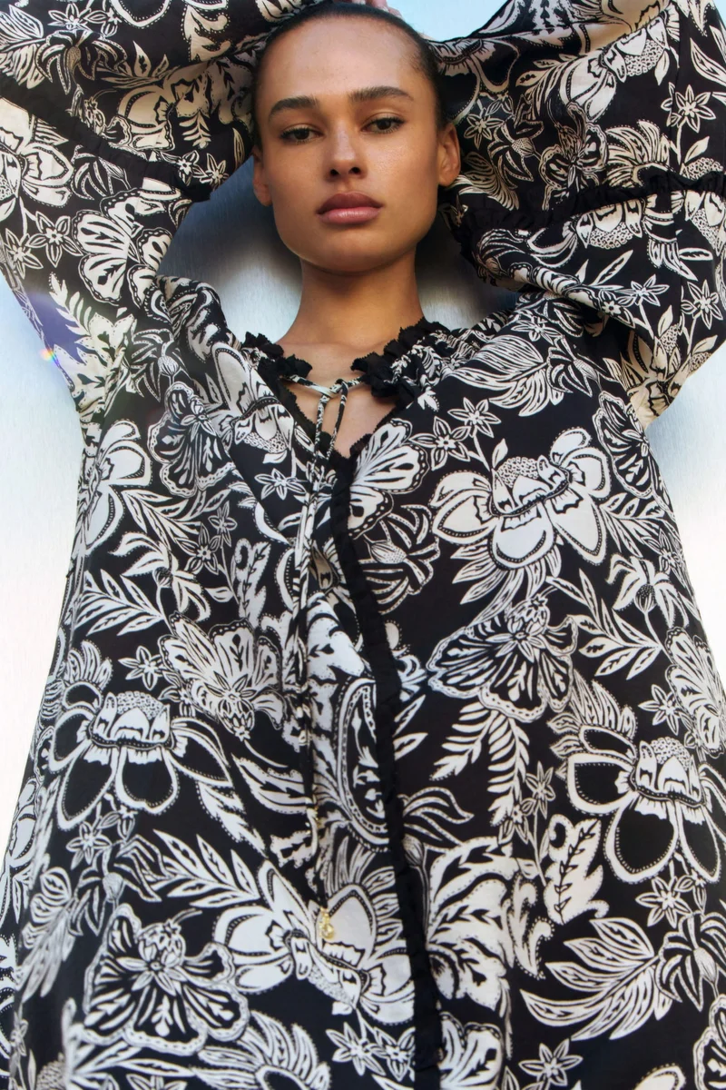 اتش اند ام فستان تونيك بأكمام واسعة