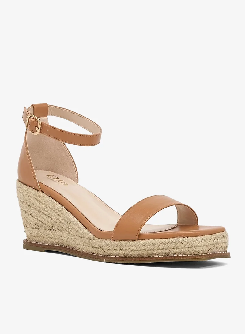 ايلا صندل بكعب متوسط بحزامين