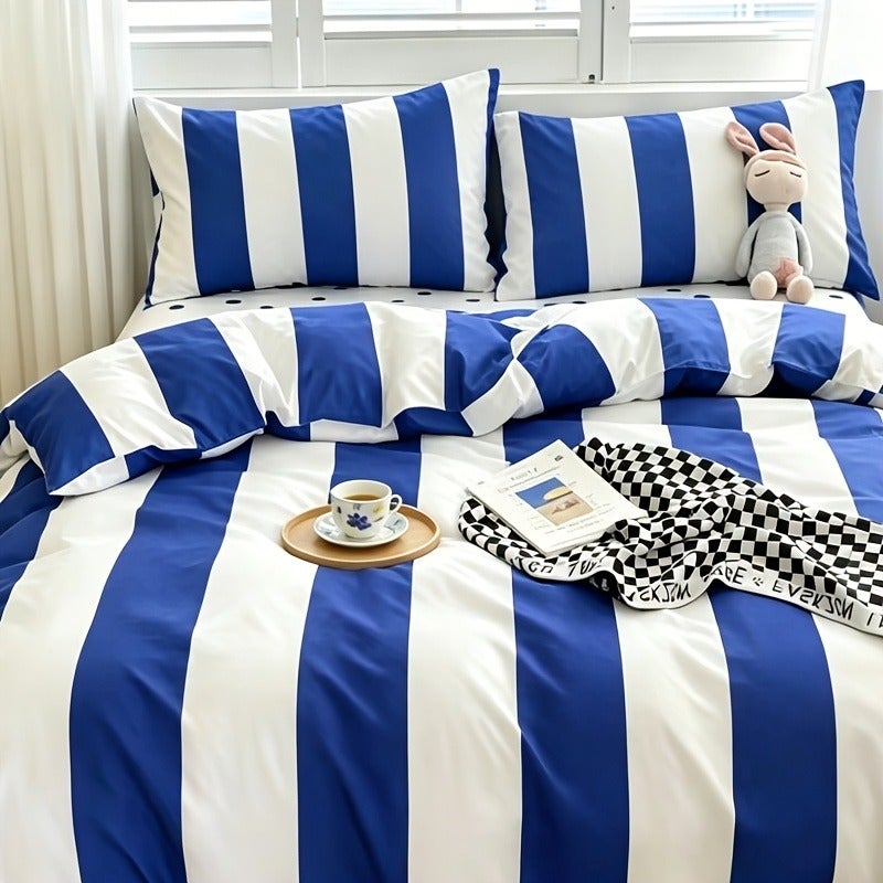 Deep Blue, Green, and Red Striped Bedding, Includes 1 Duvet Cover and 2 Pillowcases. Does Not Include Any Insert. The Duvet Cover Features a Zipper for Easy Removal and Washing. The Fabric Is Comfortable and Soft, Suitable for All Seasons - Image 3