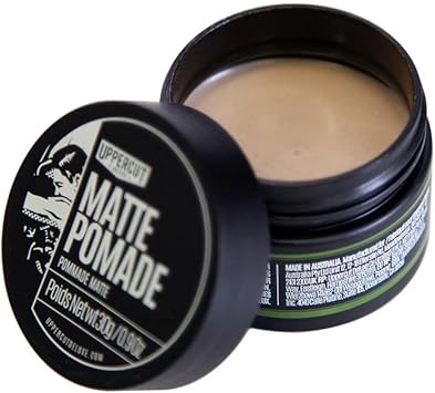 Uppercut Deluxe بومادة أبيركات ديلوكس غير اللامعة متوسطة الثبات بدون لمعان لمظهر كلاسيكي خالد مناسبة لجميع أنواع وأطوال الشعر 30 جرام - Image 2