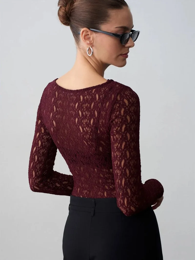ديلفين DILVIN Slim Fit Lace Boat Neck Blouse