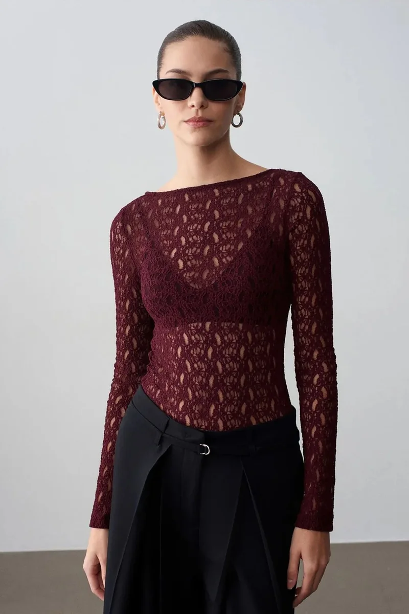 ديلفين DILVIN Slim Fit Lace Boat Neck Blouse