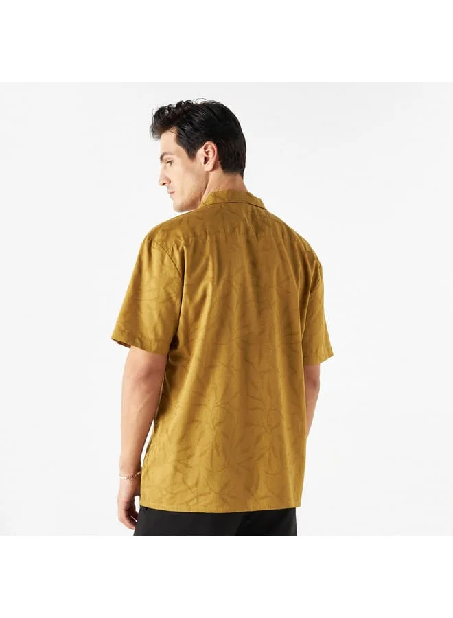 Iconic Iconic All-Over Leaf Print Linen Blend Shirt with Short Sleeves