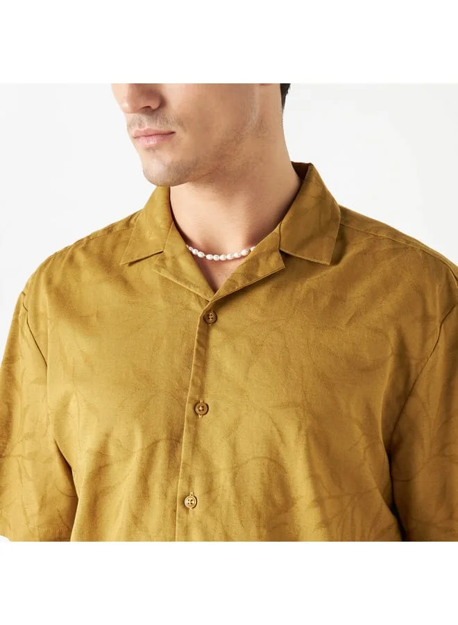 Iconic Iconic All-Over Leaf Print Linen Blend Shirt with Short Sleeves