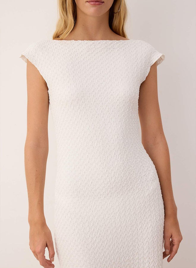 trendyol Ecru Textured Fabric Fitted/Slim Fit Moon Sleeve Stretch Knitted Midi Pencil Dress - Image 3