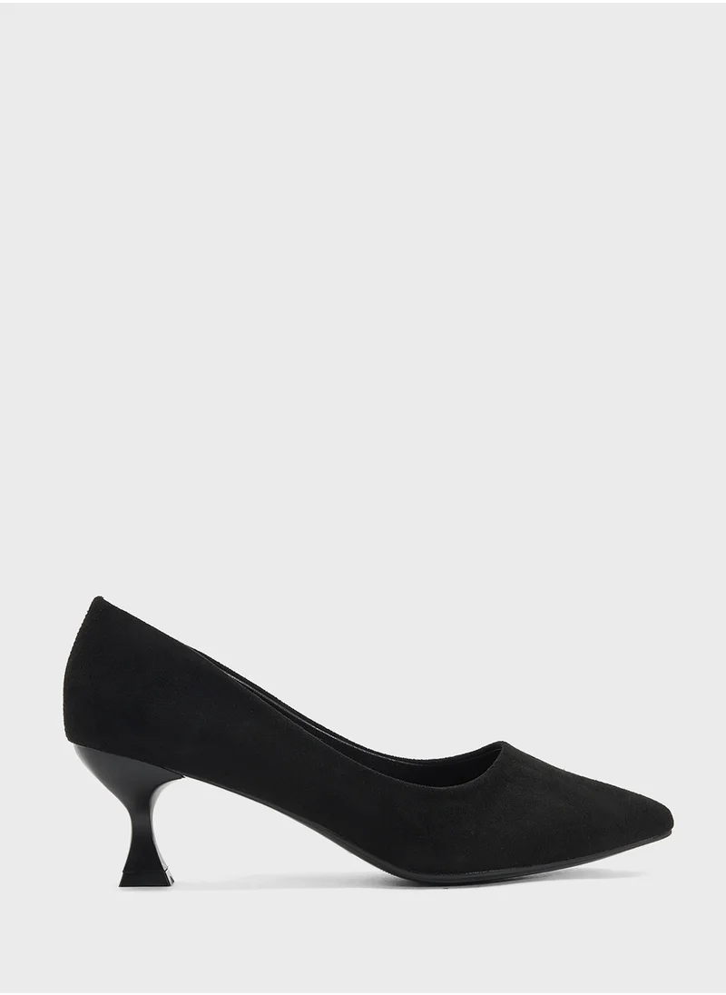 جينجر Low Flared Heel Pump