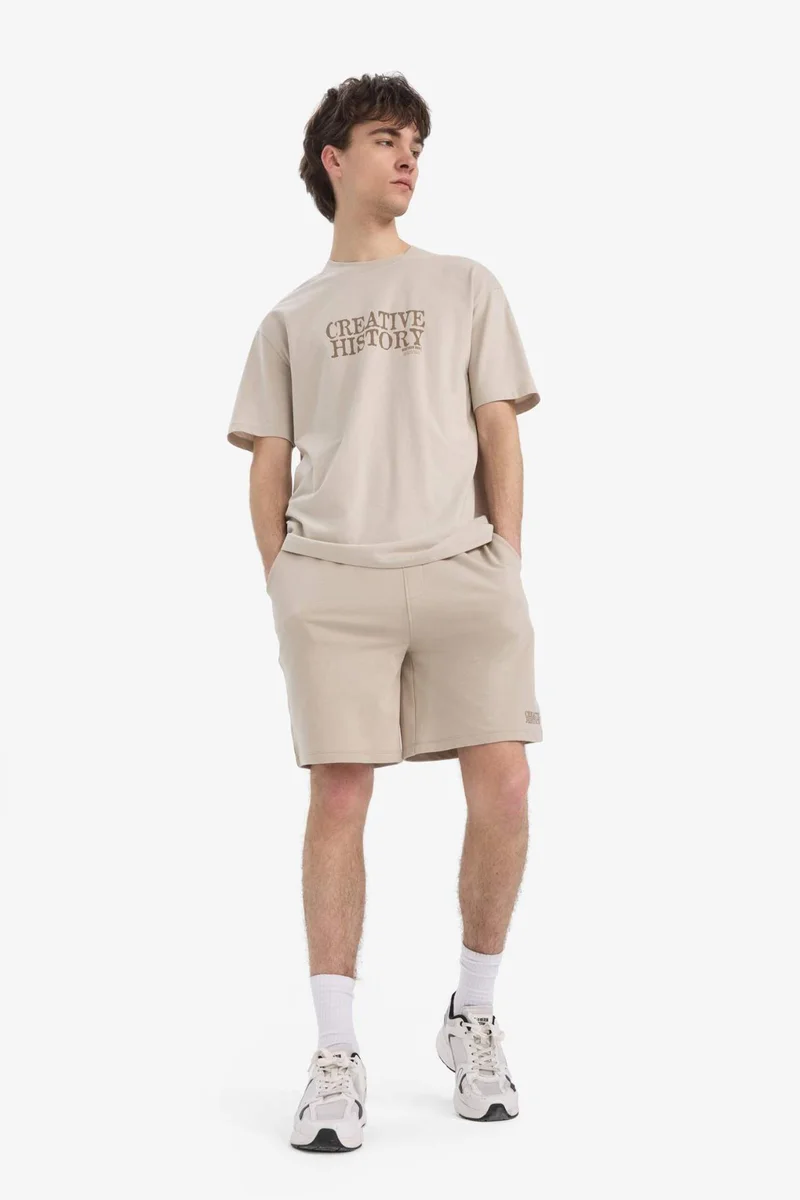 ديفاكتو Skinny Leg Shorts