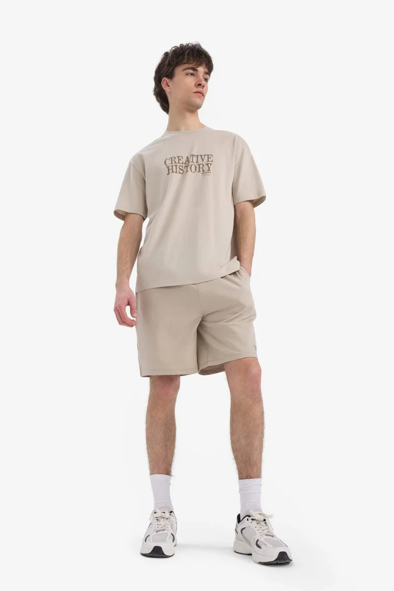 ديفاكتو Skinny Leg Shorts