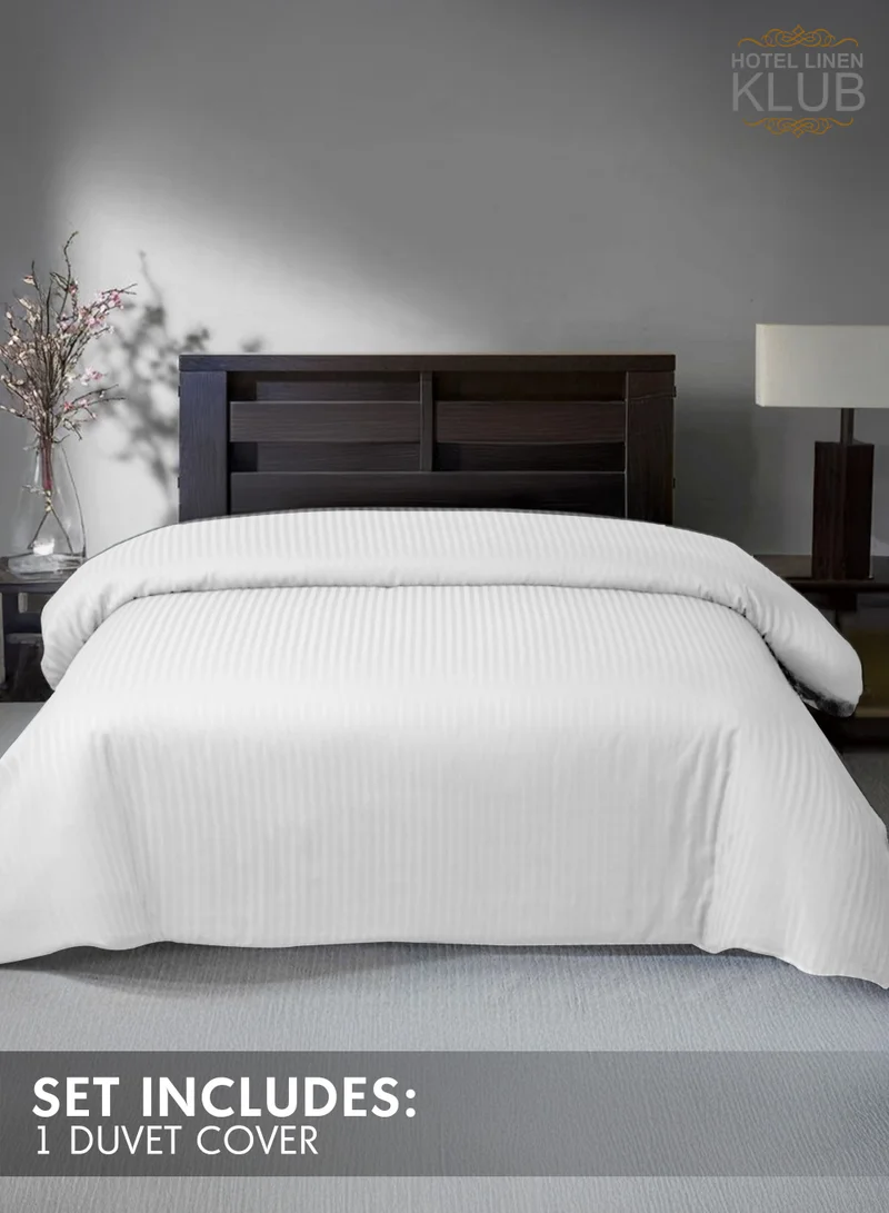 هوتيل لينين كلوب غطاء لحاف فندقي من كلوب كينغ - قطعة واحدة، فاخر من القطن الساتين 100% مع 250 خيط، نمط كلاسيكي أنيق بخطوط مع إغلاق بالأزرار، الحجم: 245 × 265 سم، جمالية بيضاء أنيقة